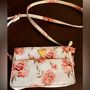 Guess floral crossbody Guess Harper White Floral crossbody purse